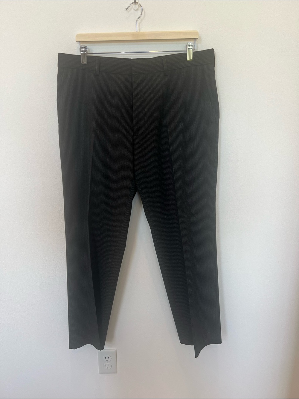 Men’s Express Design Studio Charcoal Wool Blend Pinstripe Producer Pants - 36x30